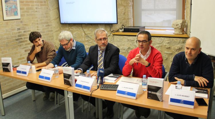 David González i Ferran Riera, els dos autors de l'estudi 'Girona Terra Memorial' en la presentació del seu treball