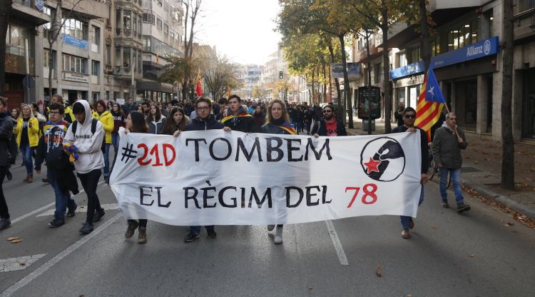 Una de les pancartes de la concentració d'aquest matí a Girona. ACN