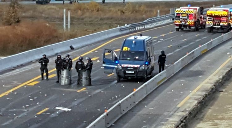 L'auopista i la policia. ACN