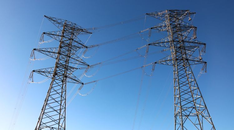 Torres elèctriques a la sortida de la subestació de La Farga que Red Eléctrica té a Sant Julià de Ramis. ACN