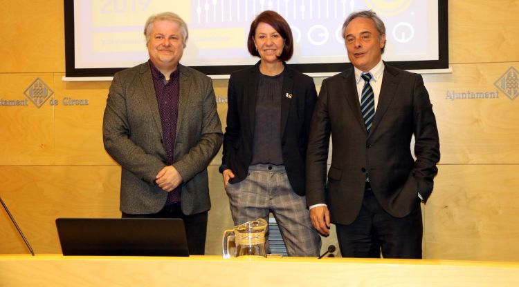 (D'esquerra a dreta) El director editorial del Grup Enderrock, Lluís Gendrau; l'alcaldessa de Girona, Marta Madrenas, i el regidor de Cultura, Carles Ribas. ACN