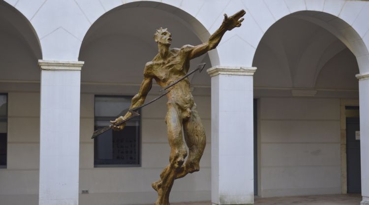 “L’ira de Zeus”, de l’escultora Mercè Riba