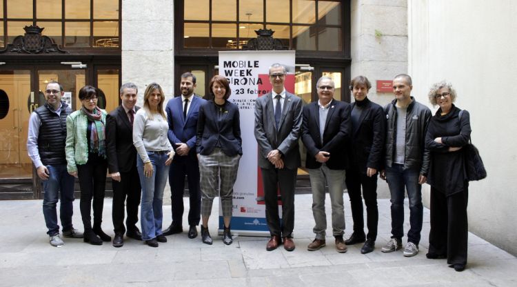 Els assistents a la presentació de la Mobile Week Girona. ACN
