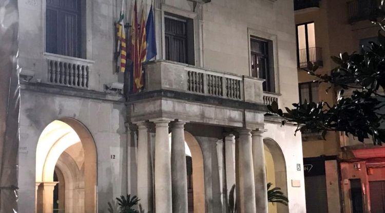 L'Ajuntament de Figueres sense la pancarta en favor dels presos independentistes. ACN