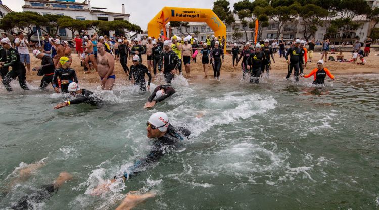 Un instnant de la passada edició de l'Oncoswim