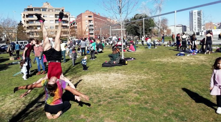 Alguns dels artistes que es van aplegar ahir al Parc del Migdia de Girona