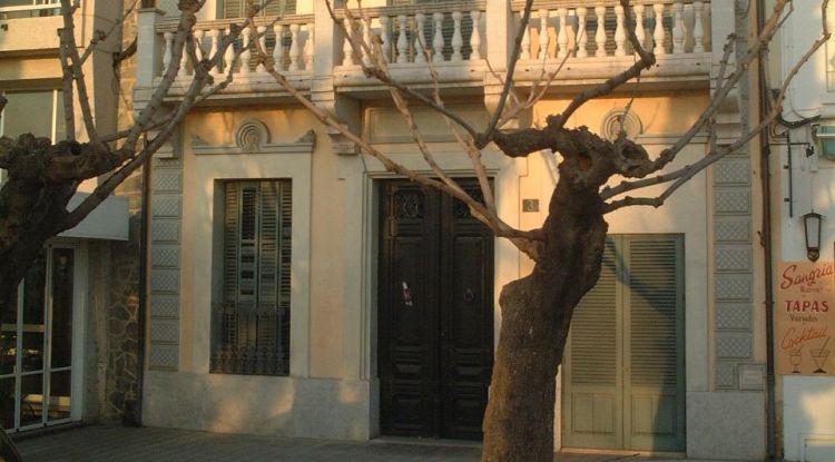Exterior de la casa Rahola Berga que ha adquirit el consistori