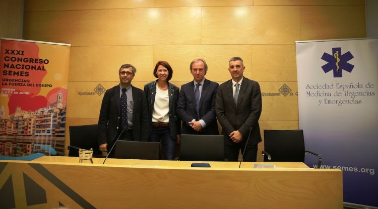 D’esquerra a dreta: Oscar Miró, l’alcaldessa Marta Madrenas, Juan González Armengol i Emili Gené