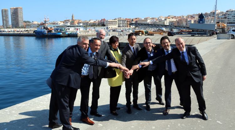 El conseller Damià Calvet amb els representants de la Costa Brava Cruise Ports. ACN