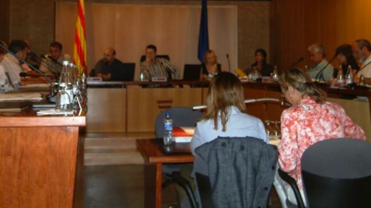 Sala de plens de l'Ajuntament de Castelló d'Empúries