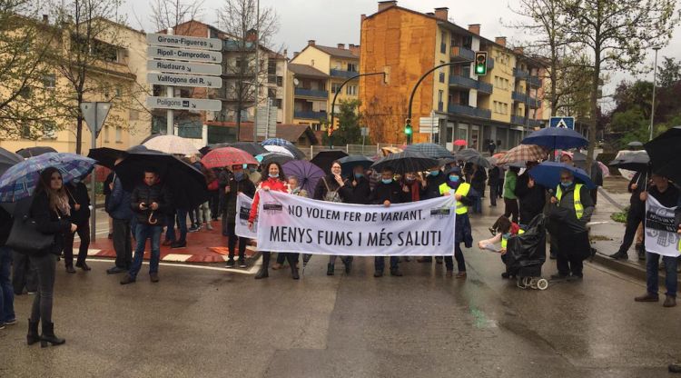 Inici de la protesta de la plataforma 'No és un vial, és un carrer!'