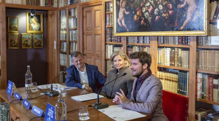 Oriol Aguilà, Isabel Suqué i Marco Mezquida, aquest matí a la biblioteca del Castell de Peralada. Joan Castro