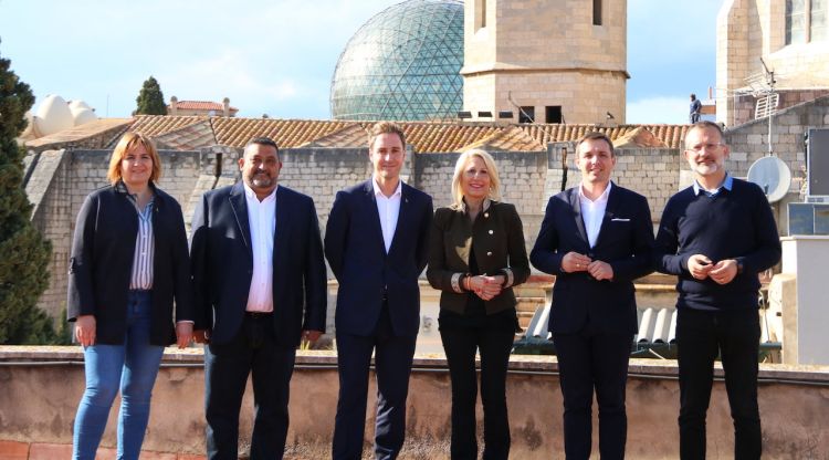 Els candidats Agnès Lladó (ERC), Joselín Castellón (Guanyem Figueres), Jordi Masquef (Junts x Figueres), Maria Àngels Olmedo (PP), Héctor Amelló (Cs) i Pere Casellas (PSC).. ACN