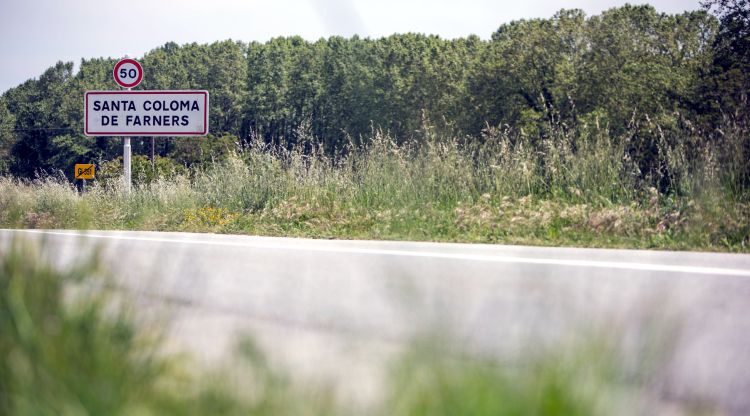 Un dels accessos a Santa Coloma de Farners on s'instal·laran càmeres de videovigilància