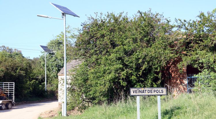 Part de l'enllumenat solar del veïnat de Pols, a Ordis. ACN