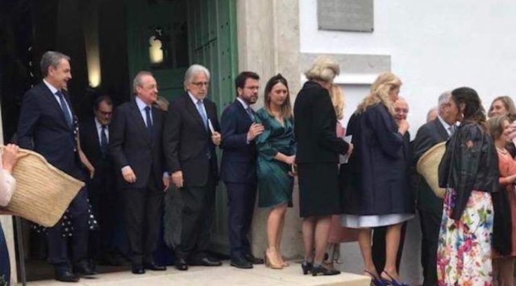 Zapatero, Artur Mas, Florentino Pérez i Pere Aragonès a la sortida del casament