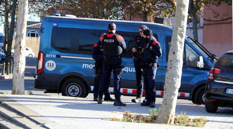 Agents de l'ARRO de Girona en una imatge d'arxiu. ACN