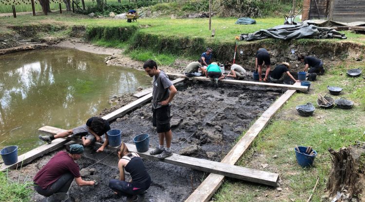 Inici de les excavacions del jaciment neolític de la Draga de Banyoles