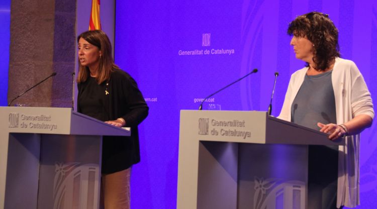 La portaveu del Govern, Meritxell Budó, i de la consellera d'Agricultura, Teresa Jordà. ACN