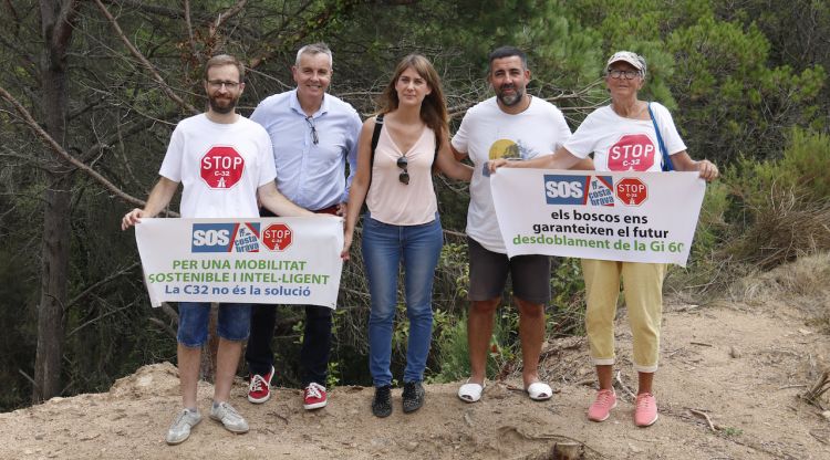 La del grup parlamentari Catalunya En Comú, Jèssica Albiach, amb representants de la formació. ACN