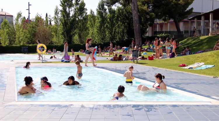 Piscina municipal de Figueres, el passat mes de juliol. ACN