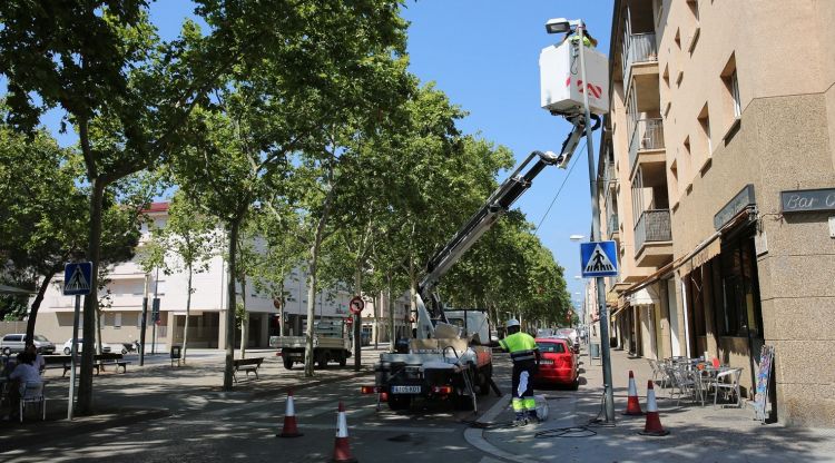 Substitució dels punts de llum a la Rambla de Xavier Cugat