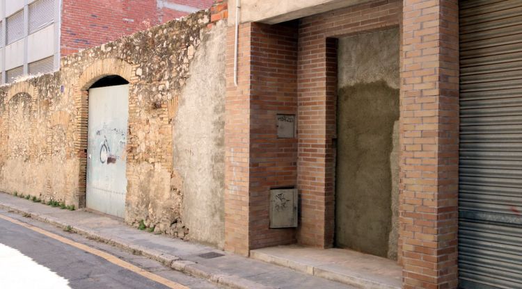 La porta que s'ha tapiat per evitar una nova ocupació a Figueres. ACN