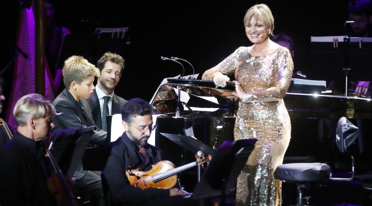 Ainhoa Arteta, ahir a la nit a Cap Roig amb el pianista Guillem, d'onze anys. José Irún