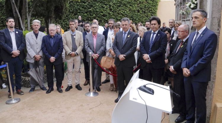Representants de la Generalitat de Girona, la Diputació, el consell comarcal i l'ajuntament de Sant Feliu de Guíxols. ACN