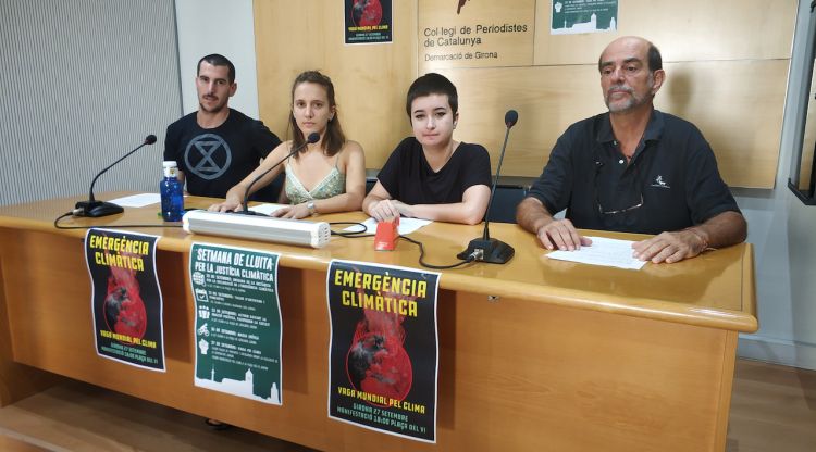 Quatre dels representants que han reclamat la millora de les polítiques a Girona. ACN