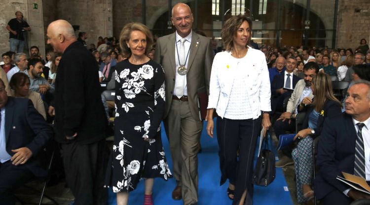 La consellera de Cultura, Mariàngela Vilallonga, el rector de la UdG, Quim Salvi, i la consellera d'Empresa i Coneixement, Maria Àngels Chacón. ACN