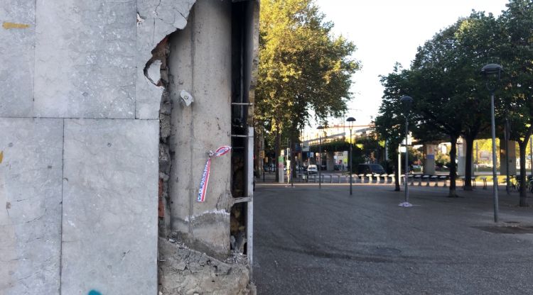 La paret dels jutjats, completament arrencada. M.Estarriola