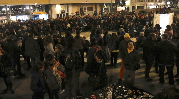 L'ambient a la plaça U d'Octubre de Girona. ACN