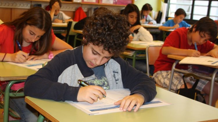 Alumnes de sisè de primària de l'escola Eiximenis de Girona © ACN
