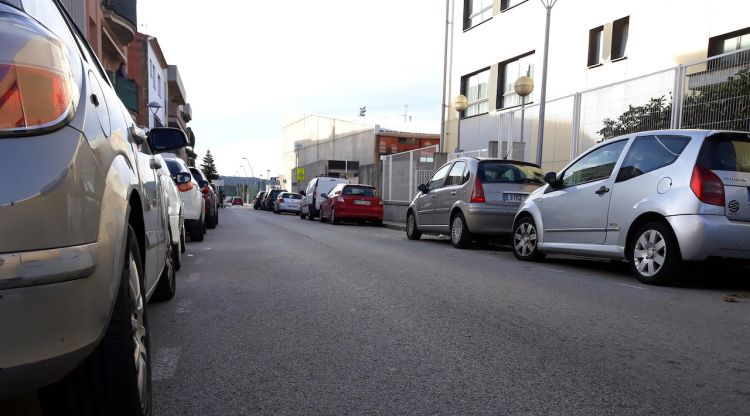 El carrer Àngel Guimerà de Palafrugell on un home va punxar rodes de cotxes