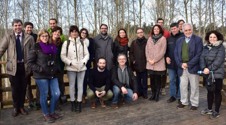 Els representants d'entitats que han acordat el pla de gestió de l'estany de Sils