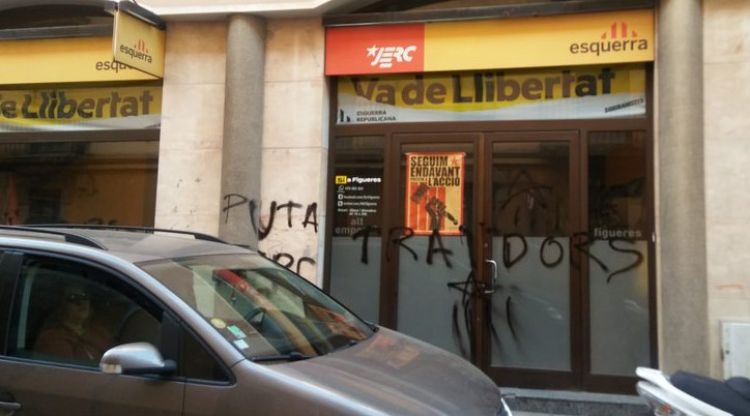 Les pintades que han aparegut a la seu d'ERC a Figueres. ACN