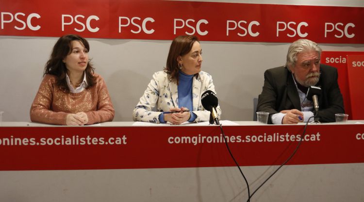 Els tres regidors del PSC a l'Ajuntament de Girona en una roda de premsa a la seu del partit. ACN
