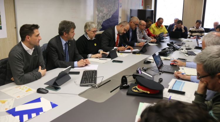 El conseller d'Interior, Miquel Buch, presideix la reunió del comitè de seguiment de l'episodi meteorològic advers. ACN