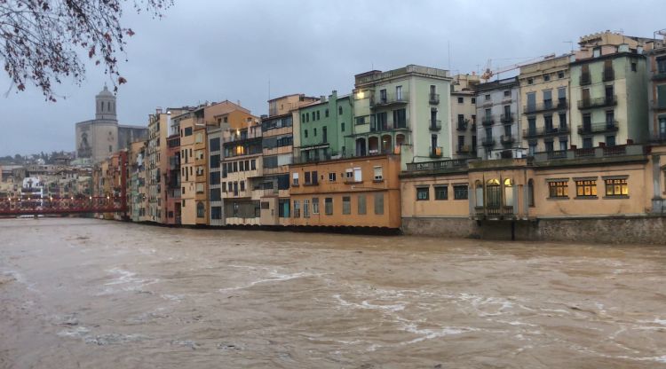 El riu Onyar a primera hora d'aquest matí. M. Estarriola