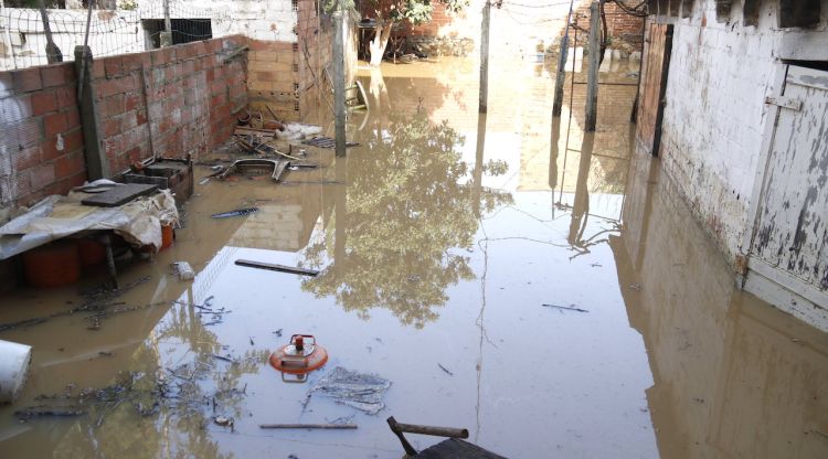 Un pati totalment inundat en una de les cases d'Ullà després de la riuada a causa del temporal. ACN