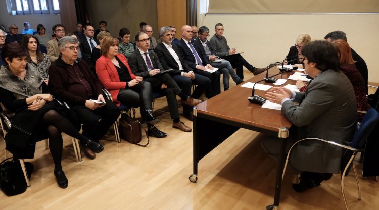 Un instant del consell d'alcaldes de l'Alt Empordà avaluant els danys del temporal. ACN