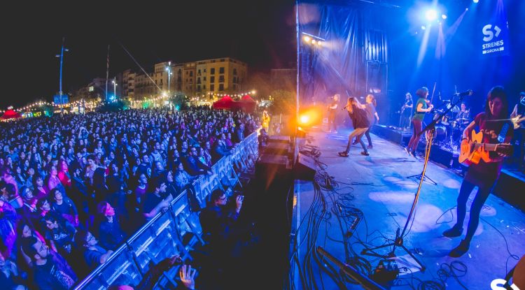 Un dels concerts que es van celebrar a plaça Catalunya en l'edició de 2017. Jaumira