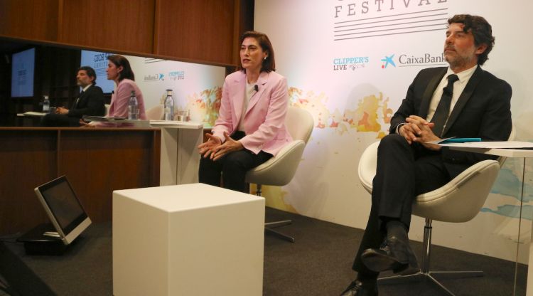 La directora executiva de Comunicació, Relacions Institucionals, Marca i RSC de CaixaBank, María Luisa Martínez Gistau i el director del festival, Juli Guiu. ACN