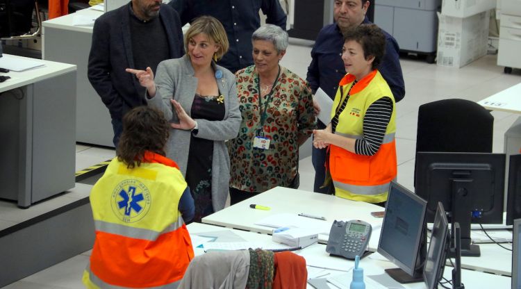 La consellera de Salut, Alba Vergés, visita la seu central del SEM a L'Hospitalet de Llobregat. ACN