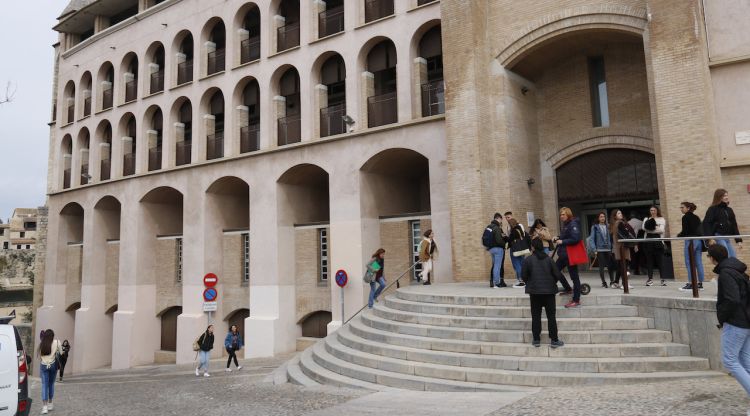 Entrada de la Facultat d'Educació i Turisme de la Universitat de Girona, aquest matí. ACN