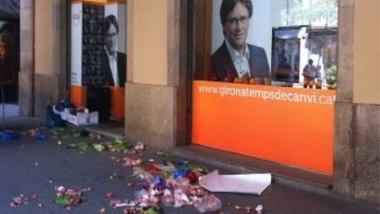 La seu de CiU ha rebut l'atac d'uns vàndals © CiU