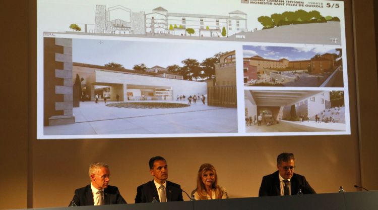 Les autoritats durant la presentació del nou Museu Thyssen a Sant Feliu de Guíxols amb el projecte escollit de fons. ACN
