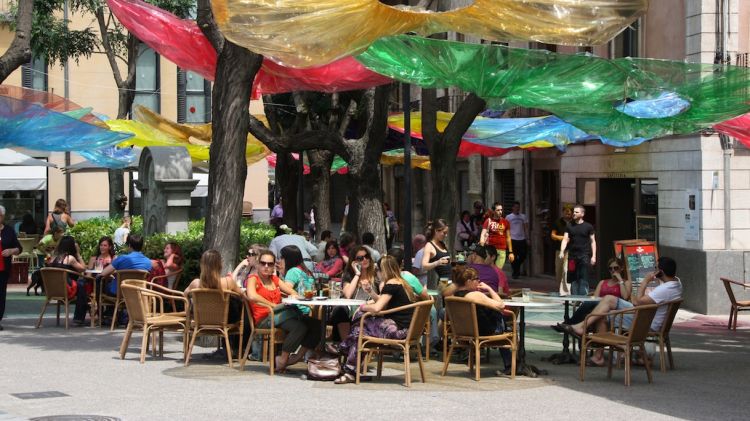 Una de les terrasses dels restaurants del centre de Girona ahir dissabte © ACN