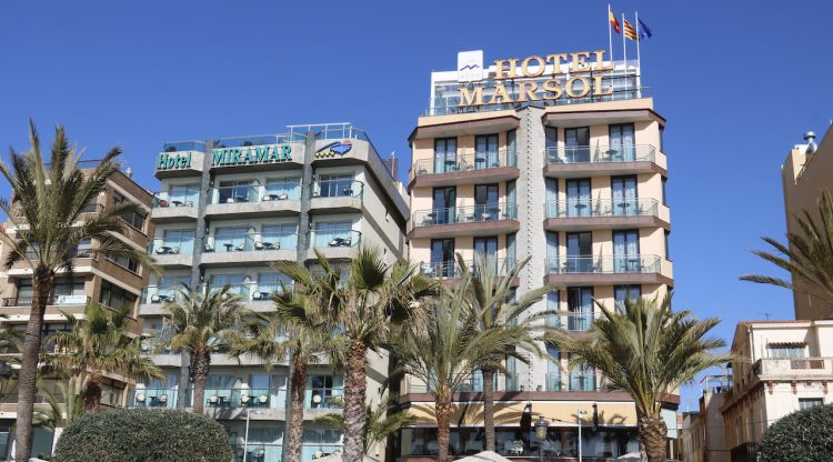 Dos dels hotels situats al passeig de Lloret de Mar. ACN